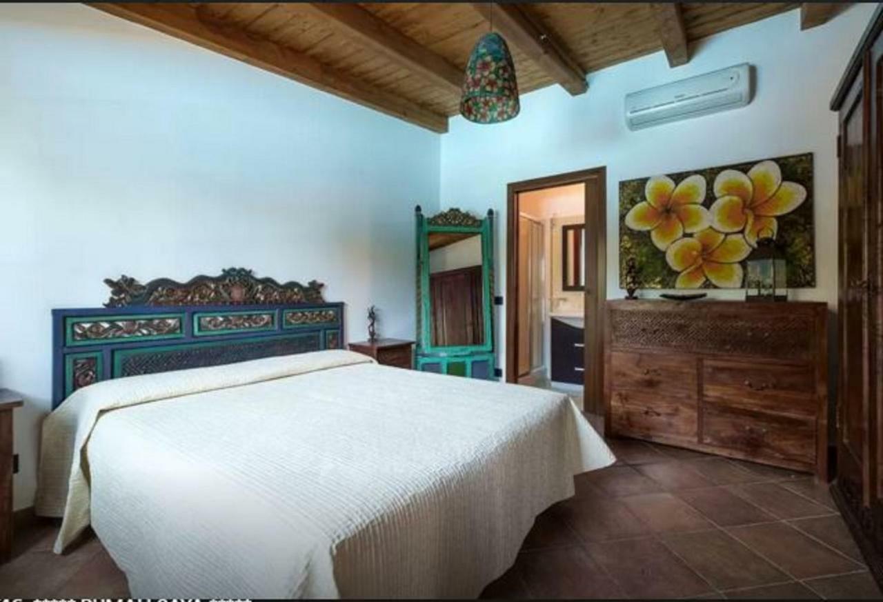 Rumah Saya Campofelice Di Roccella Luaran gambar